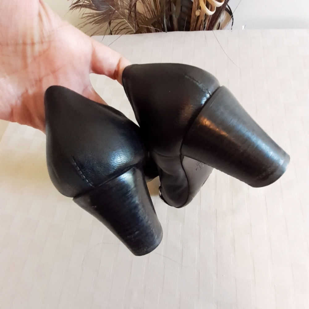 AGL Black Leather Cap Toe Block Heel Pumps - Picture 8 of 11